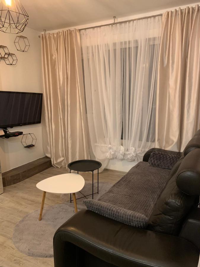Uroczy Apartament Z Patio Szczecin Bagian luar foto