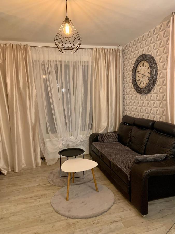 Uroczy Apartament Z Patio Szczecin Bagian luar foto